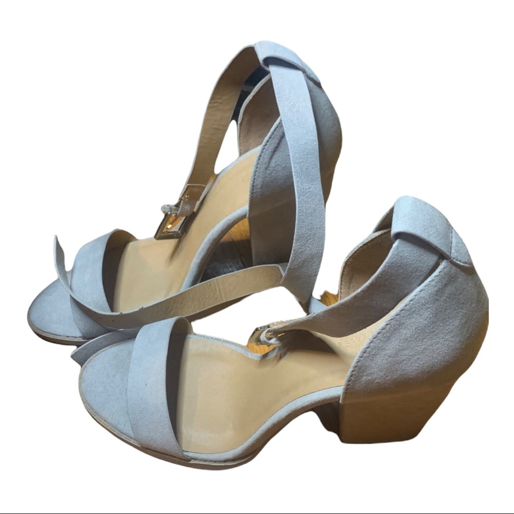 New heels size 8